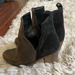 Great condition. Worn once